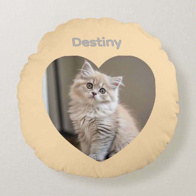 Heart-Shaped Cat Design Round Pillow (Front)