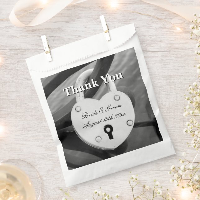 Heart shaped love lock with keyhole wedding favor bag (Clipped)