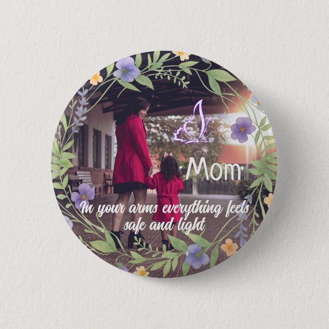 Heartfelt Mom Button Pin (Front)