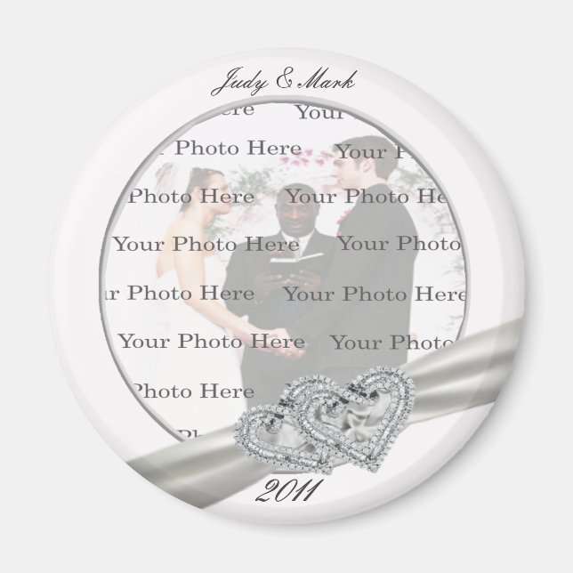 Hearts White Wedding Round Magnet (Front)