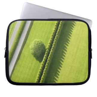 Hedge in The Hamptons Laptop Sleeve