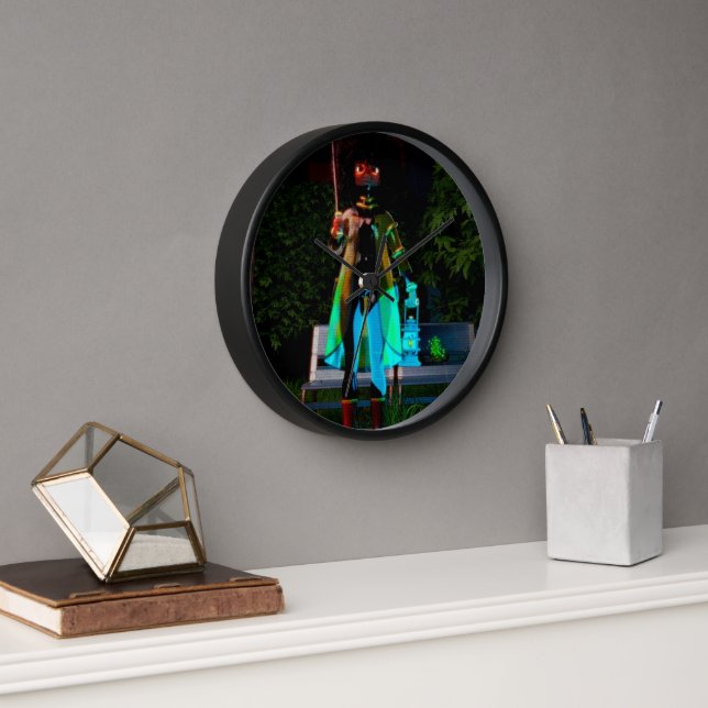 Her in the rain clock (Office)
