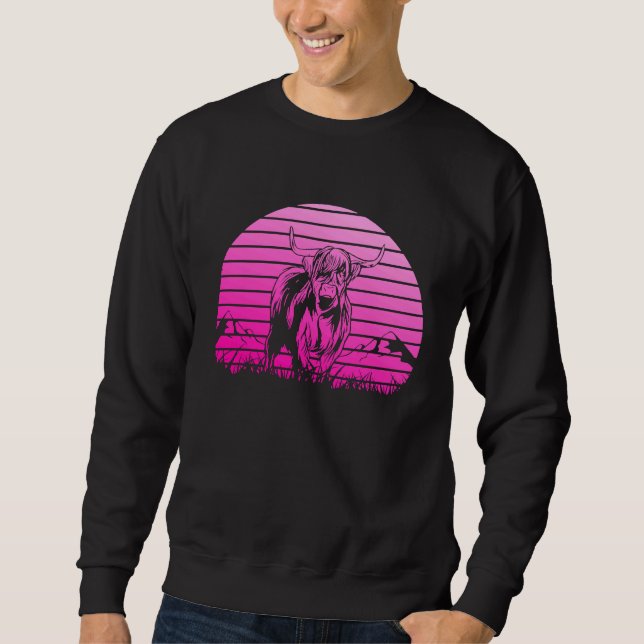Highland Cow Loves Cute Scottish Highland Cow Grap Sweatshirt (Front)