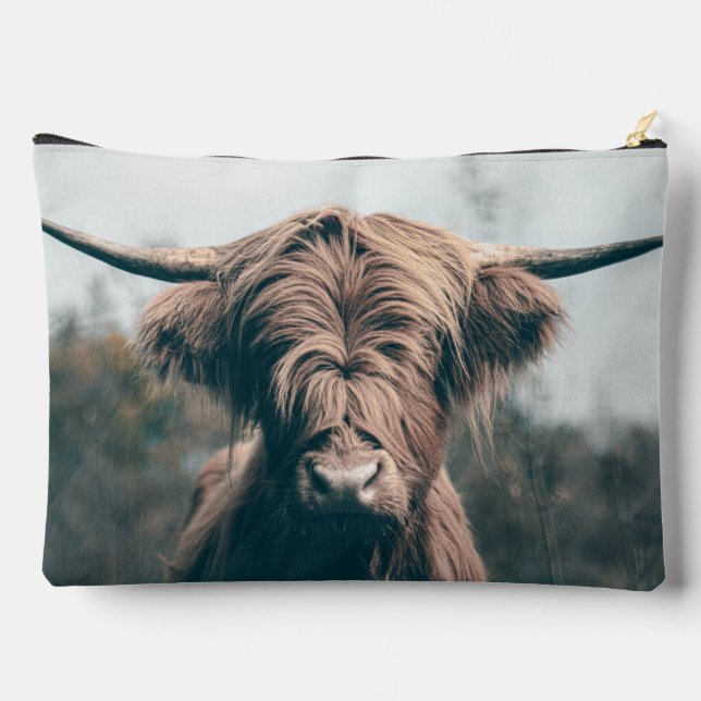 Highland cow portrait accessory pouch (Back)