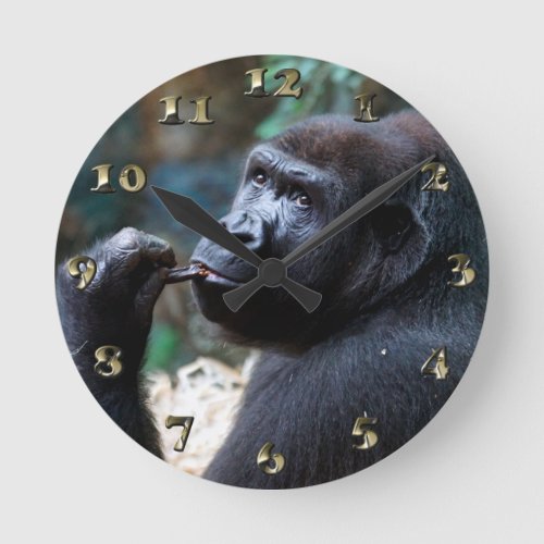 Highland Gorilla _ Picking Teeth Round Clock