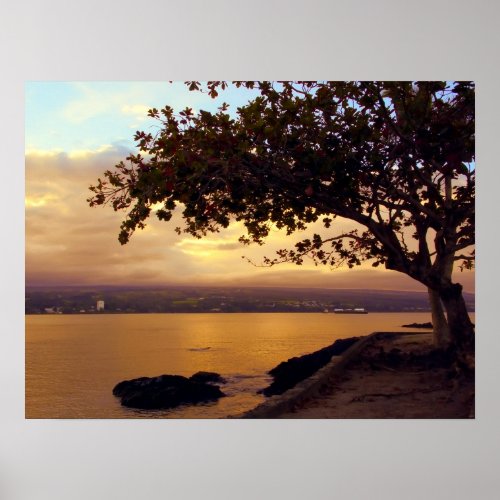 HILO BAY SUNDOWN in HAWAII Poster