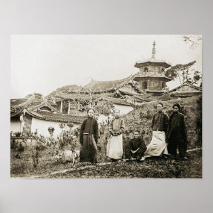 HINGWHA CITY CHINA 1904 PHOTOGRAPH TEMPLE GROUP    POSTER