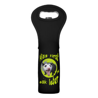 Hiss first, ask later Funny Opossum Hissing Wine Bag