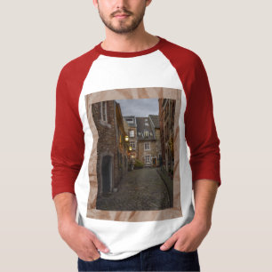 Historic Village Alley Graphic Men’s Long Sleeve T-Shirt