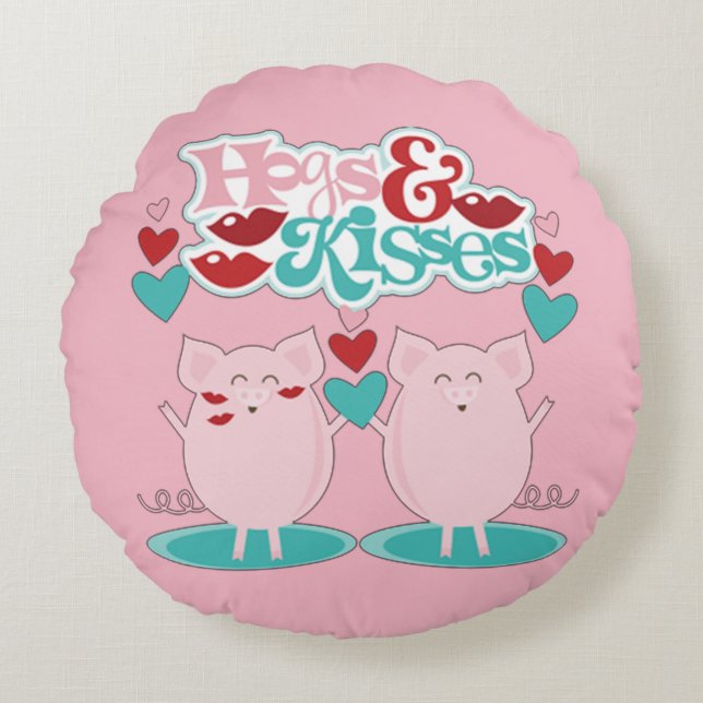 Hog And Kisses Round Pillow (Front)