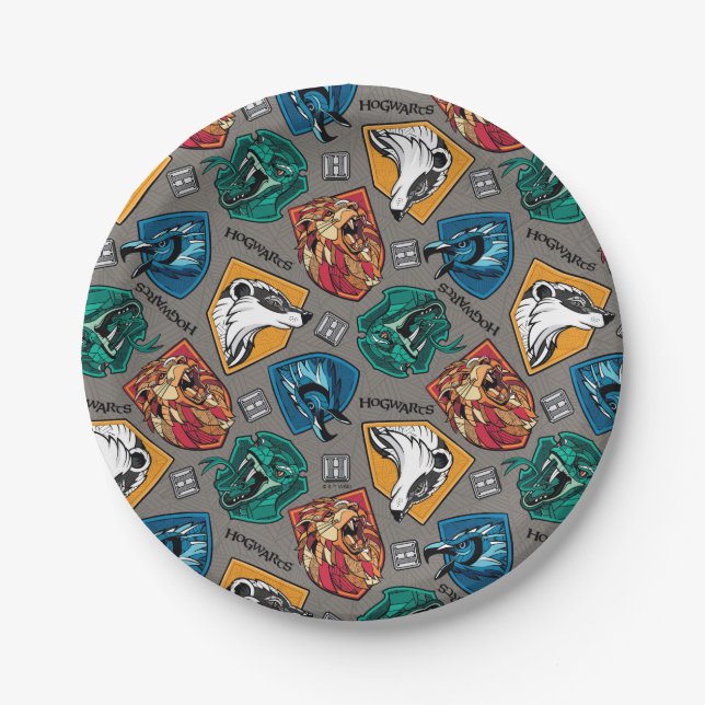 HOGWARTS™ Houses Crosshatched Pattern Paper Plates (Front)