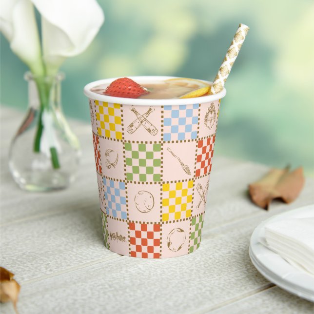 HOGWARTS™ QUIDDITCH™ Team Checker Pattern Paper Cups (Insitu)