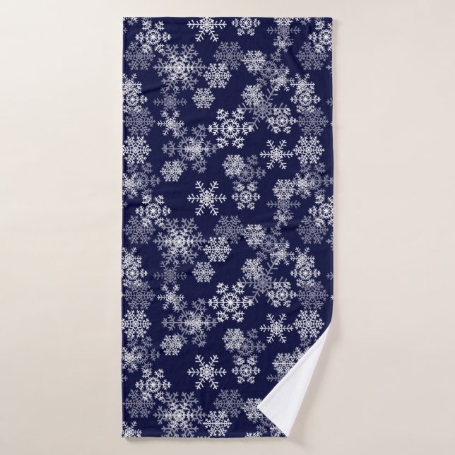 Holiday Snowflakes Bath Towel (Bath Towel)
