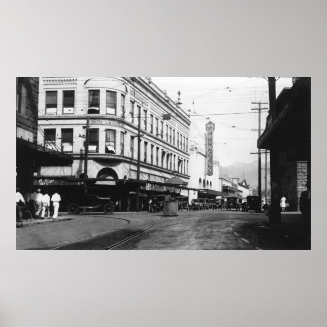 Honolulu, Hawaii City View of Fort Street Poster (Front)