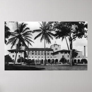 Honolulu, Hawaii View of Federal Bldg and Post 2 Poster