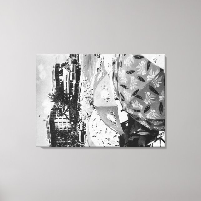 Honolulu, Hawaii - View of Waikiki Beach Canvas Print (Front)