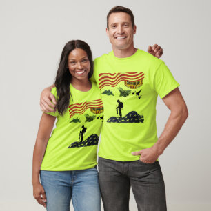 Honor on memorial day neon green T-Shirt