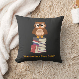 "Hooting for a Good Read!" Book lover Throw Pillow