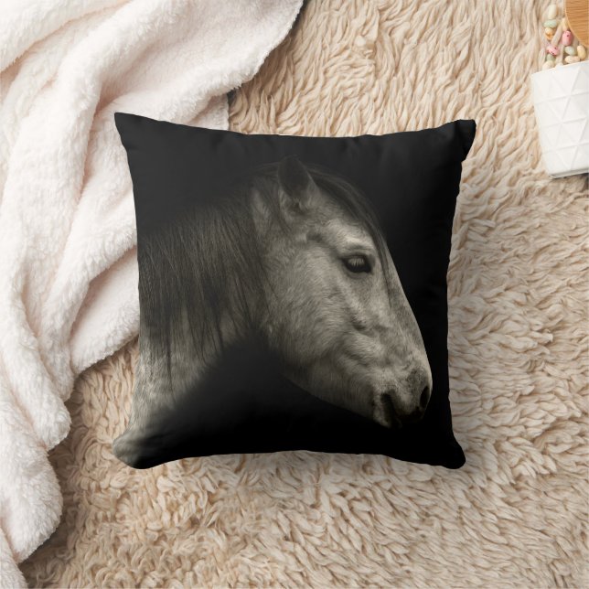 Horse portrait throw pillow (Blanket)