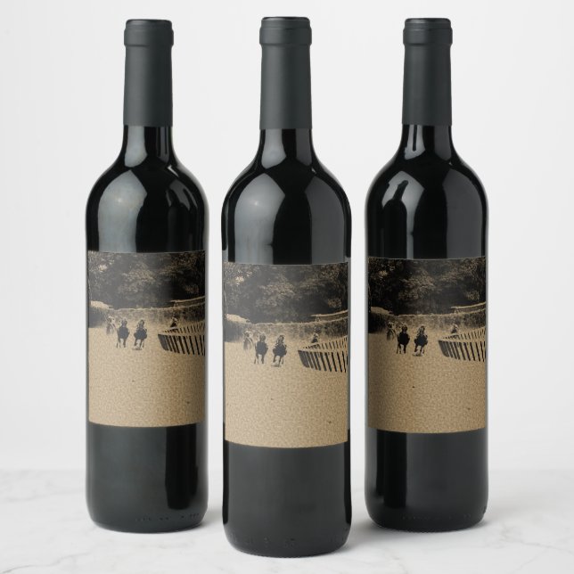 Horse Racing Muddy Track Grunge Wine Label (Bottles)