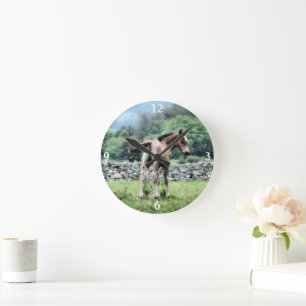 HORSES ROUND CLOCK