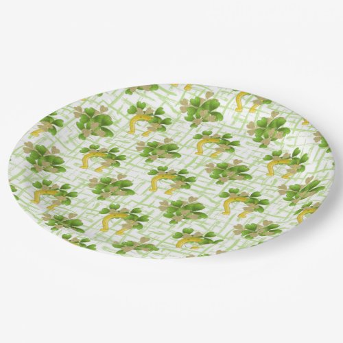 Horseshoes and clovers Saint Patricks Day Paper Plates