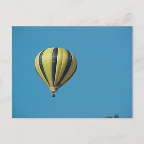 Hot air balloon in the Bernese Oberland Postcard