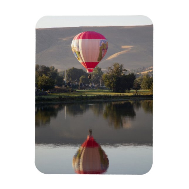 Hot air balloon over the Yakima River Magnet (Vertical)