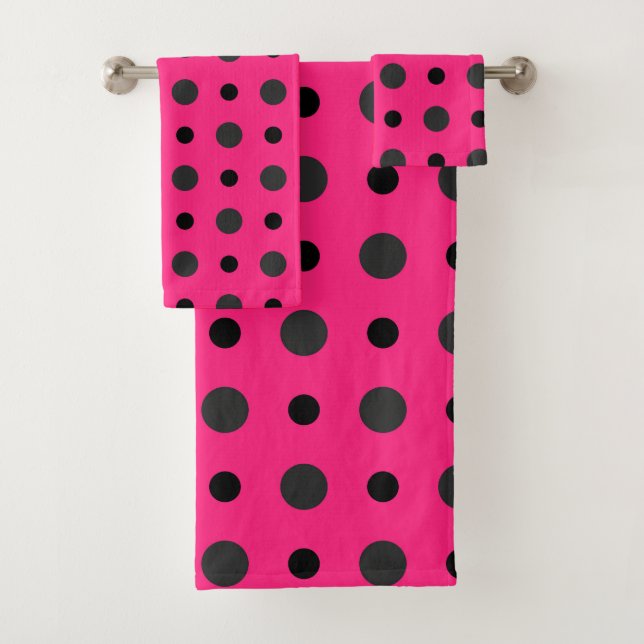Hot pink, black and gray dots bath towel set (Insitu)