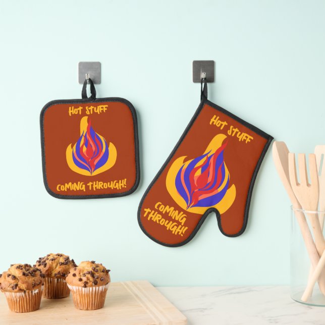 "Hot Stuff Coming Through!"  Oven Mitt & Pot Holder Set (Insitu(Hanging))