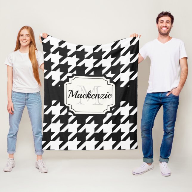 Houndstooth Pattern Fleece Blanket (In Situ)