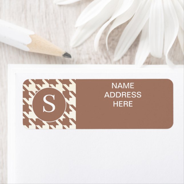 Houndstooth Pattern Mocha Mousse and White Label (Insitu)
