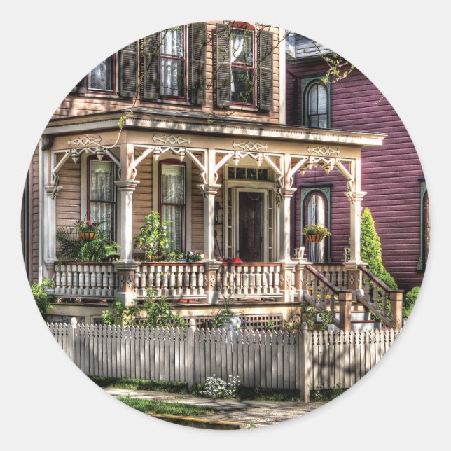 House - Country Victorian Classic Round Sticker (Front)