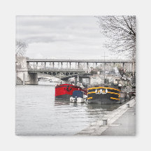Houseboats moored  near Pont Bir-Hakeim - Paris