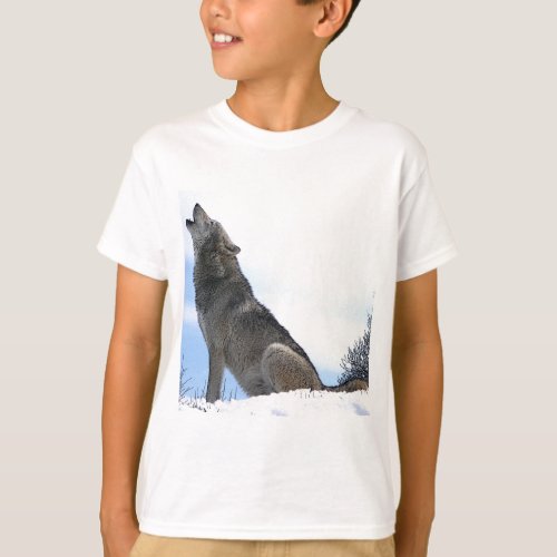 Howling Wolf in Snow T_Shirt