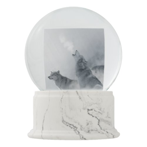 Howling Wolves Snowglobe
