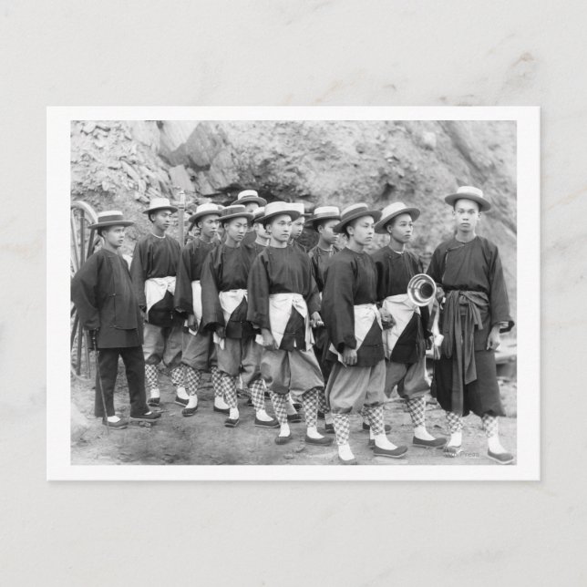 Hub-and-Hub Champion Chinese Hose Running Postcard (Front)