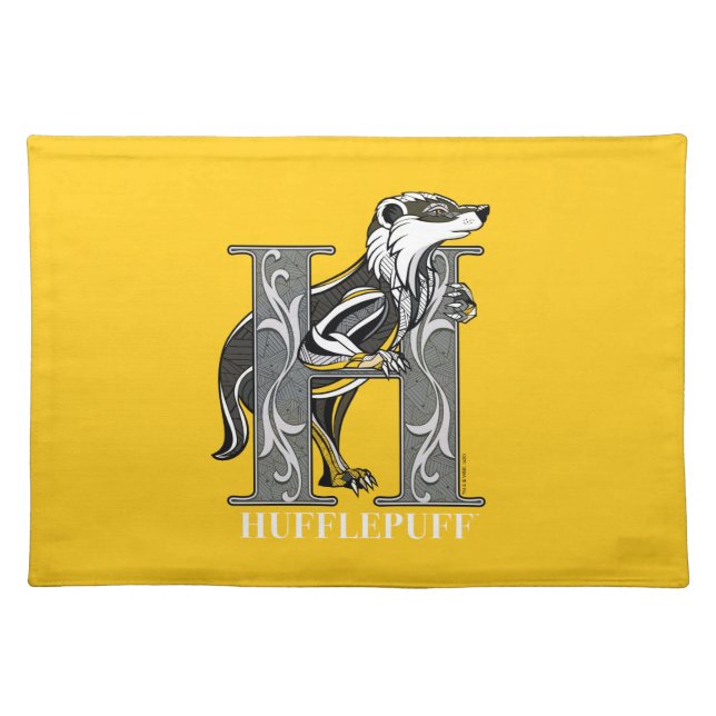 HUFFLEPUFF™ Crosshatched Emblem Cloth Placemat (Front)