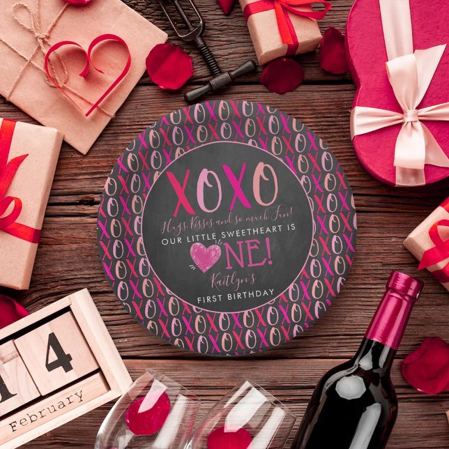 Hugs & Kisses (XOXO) Valentine's Day 1st Birthday Paper Plates (Creator Uploaded)