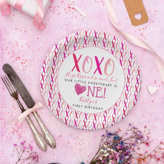 Hugs & Kisses (XOXO) Valentine's Day 1st Birthday Paper Plates (Creator Uploaded)
