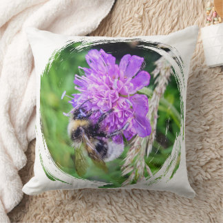 Hummer's room - ornamental cushions with natural p