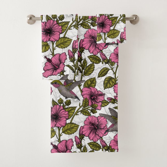 Hummingbirds and pink hibiscus flowers bath towel set (Insitu)