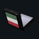 Hungary flag gift box<br><div class="desc">An ideal gift for all those who are patriotic of their country!</div>