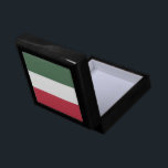 Hungary flag gift box<br><div class="desc">An ideal gift for all those who are patriotic of their country!</div>