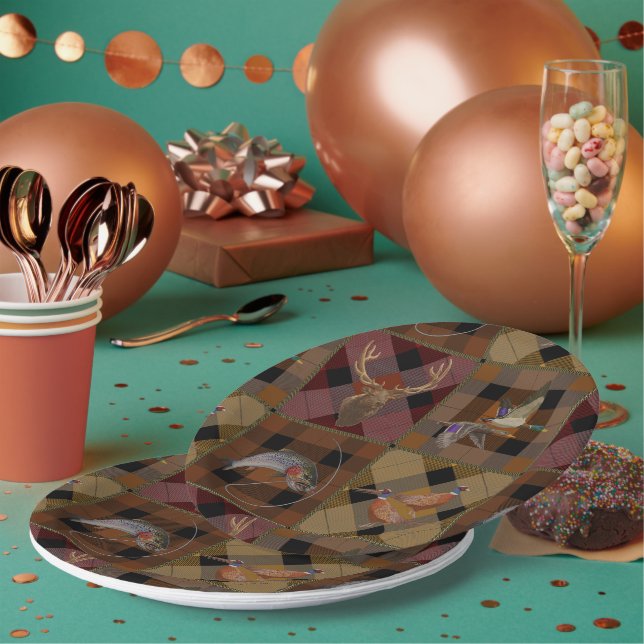 Hunt Club Plaid with Wildlife Game Paper Plates (Multi)