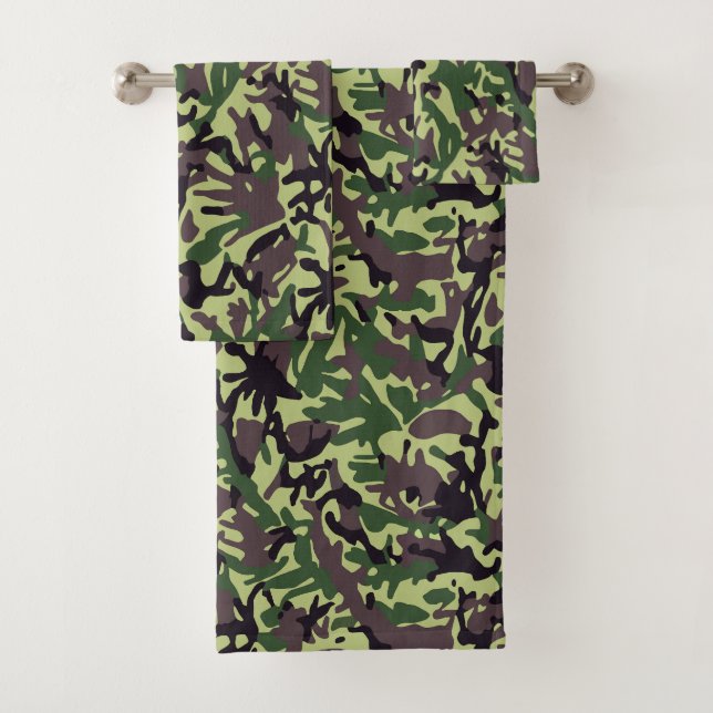 Hunters Green Camo Pattern Bath Towel Set (Insitu)