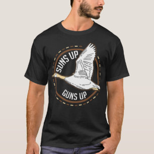 Hunting Suns Up Guns Up Duck Gun Fly Bird black a  T-Shirt