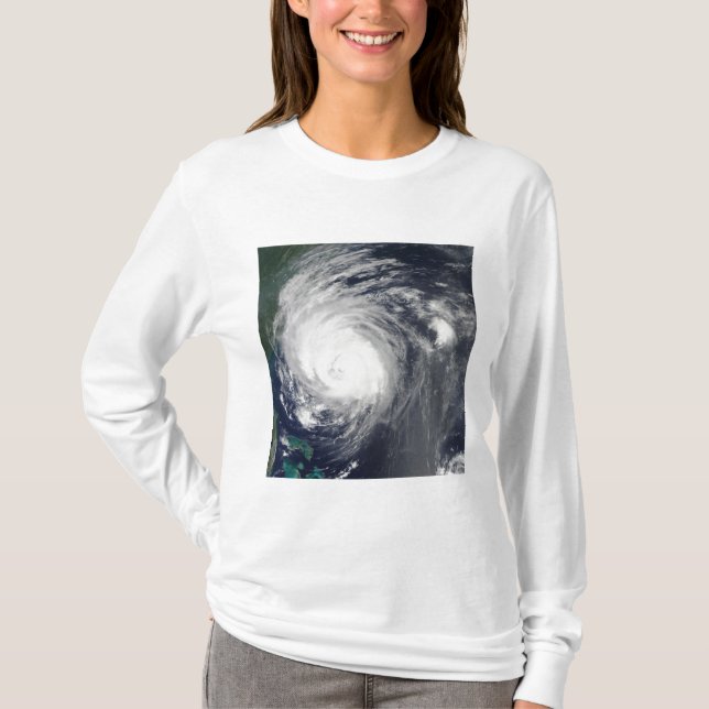 Hurricane Earl grazing the North Carolina coast T-Shirt (Front)