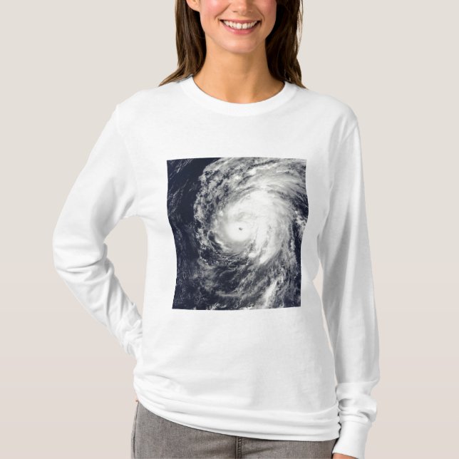 Hurricane Neki west of Hawaii T-Shirt (Front)