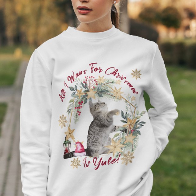 Hygge Yule Cat Cozy Christmas Womens Sweatshirt (Creator Uploaded)
